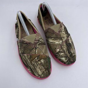 Lil Bobs Skechers Girls Hide & Seek Camo Shoe 2.5